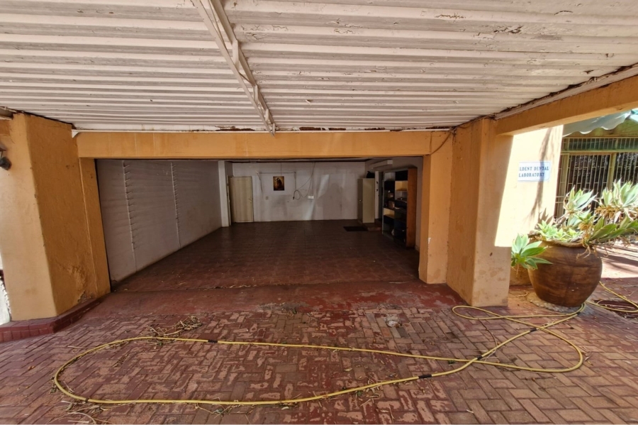 4 Bedroom Property for Sale in Wilkoppies North West